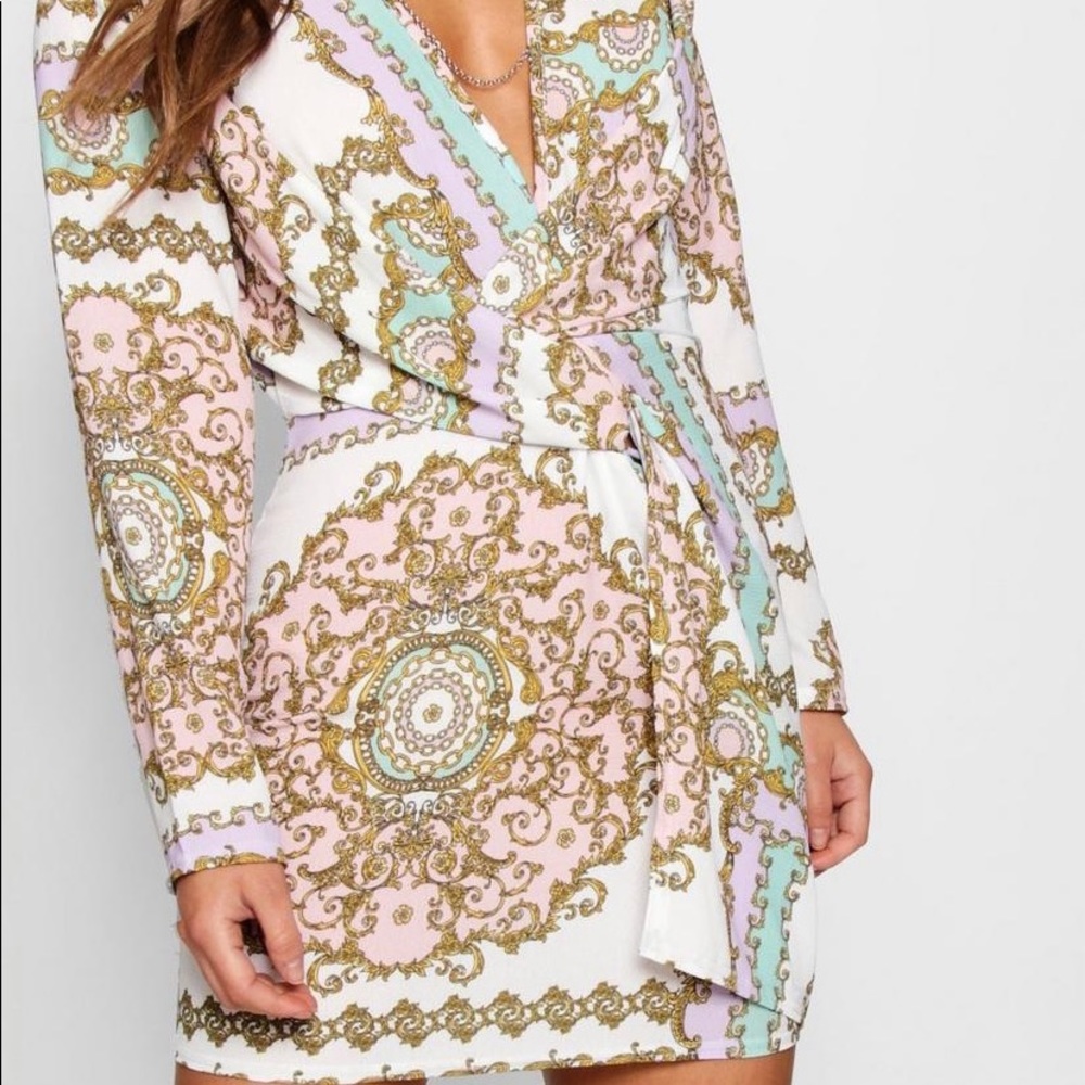 NWOT this chain print dress is for someone petite.